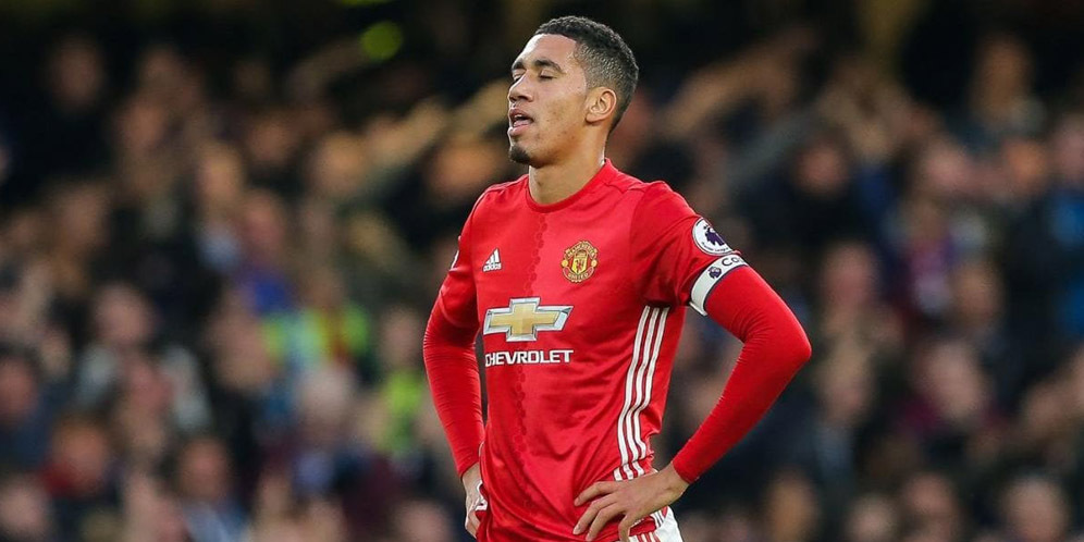 Menang Lawan Huddersfield, Scholes Sebut Smalling Lumayan