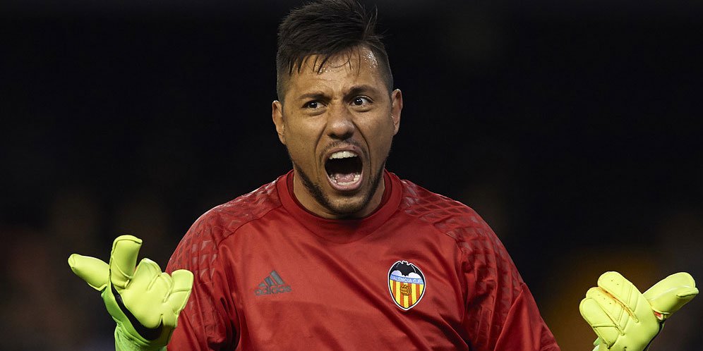 Agen Bantah Alves Ke Roma