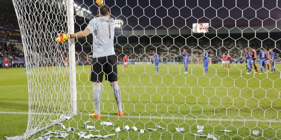 Donnarumma Diguyur Dollar Palsu oleh Fans Milan