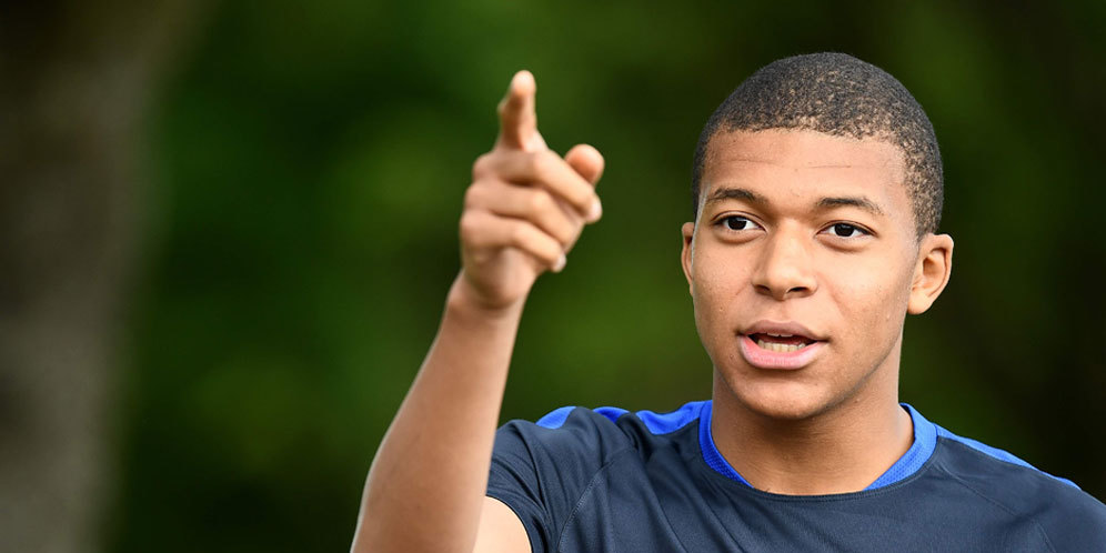 Demi Mbappe, PSG Siap Lupakan Transfer James