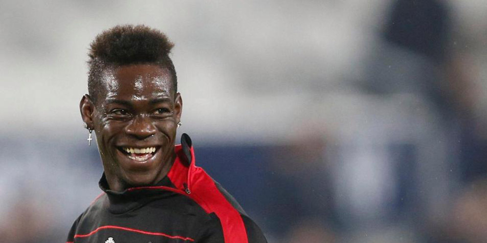 Balotelli Ledek Suporter Manchester City dan Liverpool