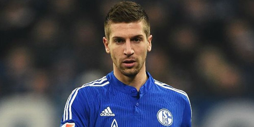 AC Milan Alihkan Perhatian Pada Nastasic Karena Lovren Kemahalan