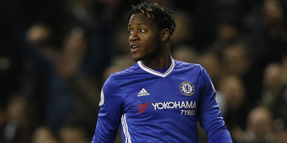 Babayaro: Batshuayi Tak Cukup Bagus Untuk Chelsea
