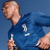 Douglas Costa Akan Dimainkan Lawan Roma