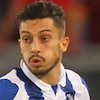 MU Coba Bajak Transfer Alex Telles ke Chelsea