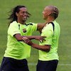 Diidolakan Ronaldinho, Henrik Larsson Tersanjung