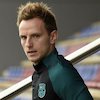 Rakitic Siap Bereuni dengan Ozil di Barcelona