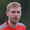 Inikah Suksesor Mertesacker di Arsenal?