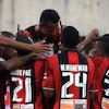 Persipura ke Puncak, Persegres Setia di Dasar Klasemen