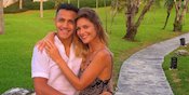 Liburan, Alexis Sanchez Mesra dengan Pacar Anyar Liburan, Alexis Sanchez Mesra dengan Pacar Anyar