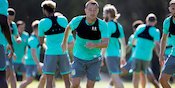 Menengok Latihan Pertama John Terry Bersama Aston Villa