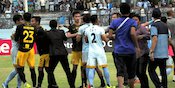 Pertandingan Persela Kontra Barito Putera Berakhir Ricuh