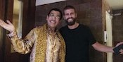 Aksi Kocak Duet Pique dan Pikotaro Nyanyikan 'PPAP'