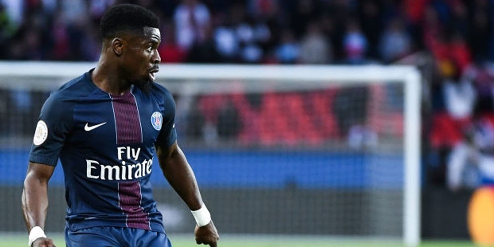 Aurier Bantah ke Tottenham Karena Uang