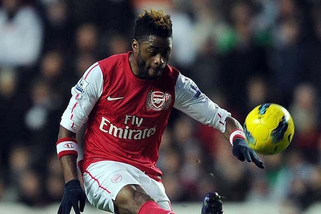 Gelandang Tengah: Alex Song (111 caps/ 7 gol) - rating 7.38