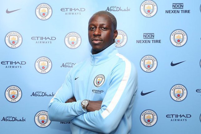 Bek Kiri: Benjamin Mendy (Manchester City)