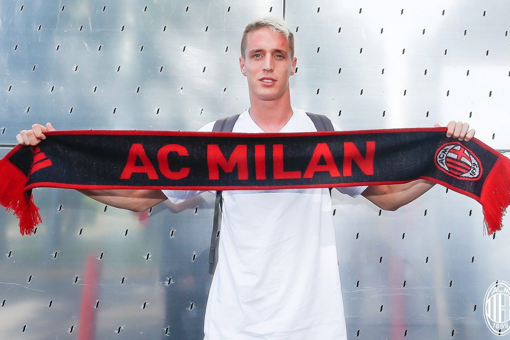 Conti Bertekad Bayar Lunas Kepercayaan Milan