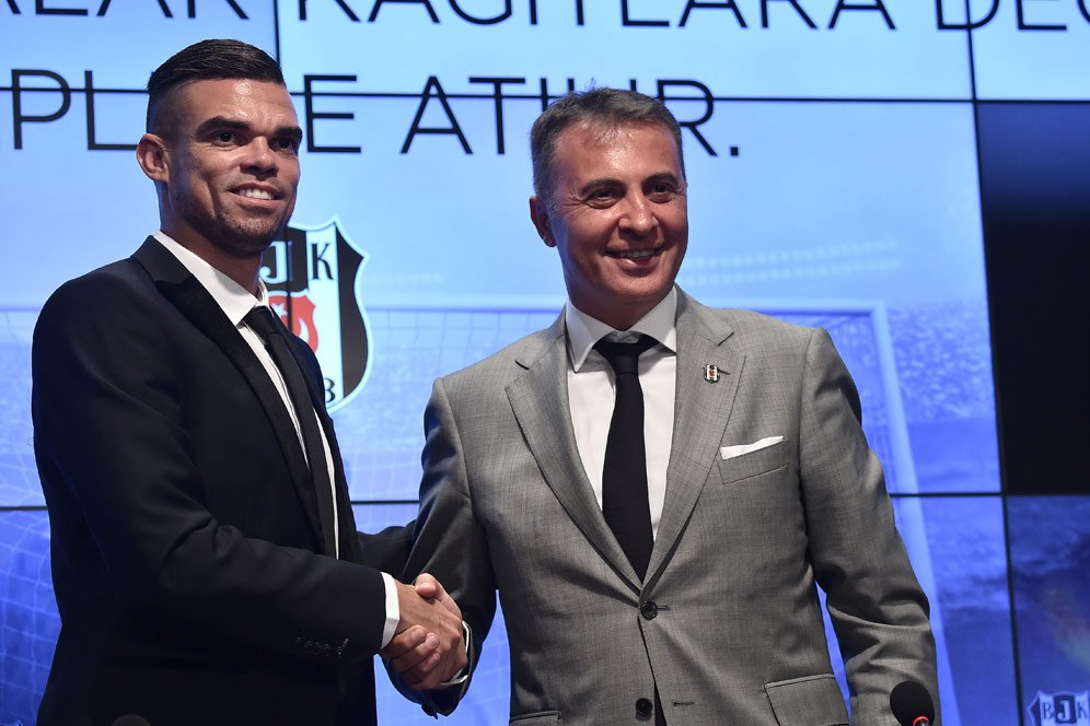 Juventus, PSG dan Inter Sempat Coba Rekrut Pepe Juventus, PSG dan Inter Sempat Coba Rekrut Pepe