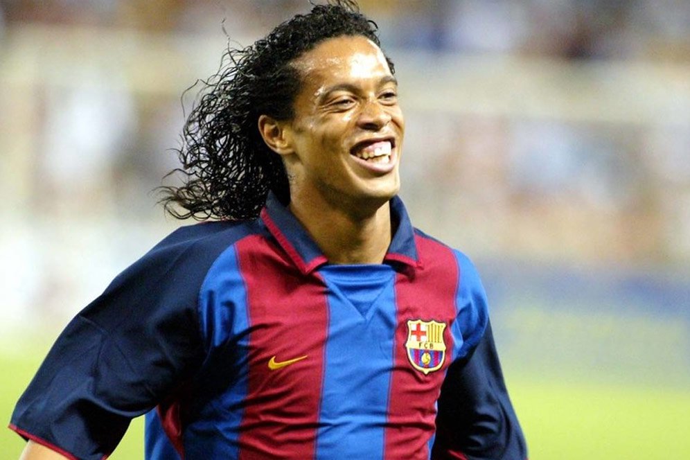 Melihat Ronaldinho sebagai Dewa dan Manusia Biasa