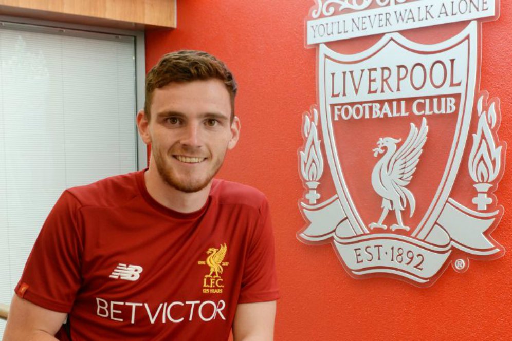 Carragher: Robertson Lebih Layak Jadi Pelapis Milner