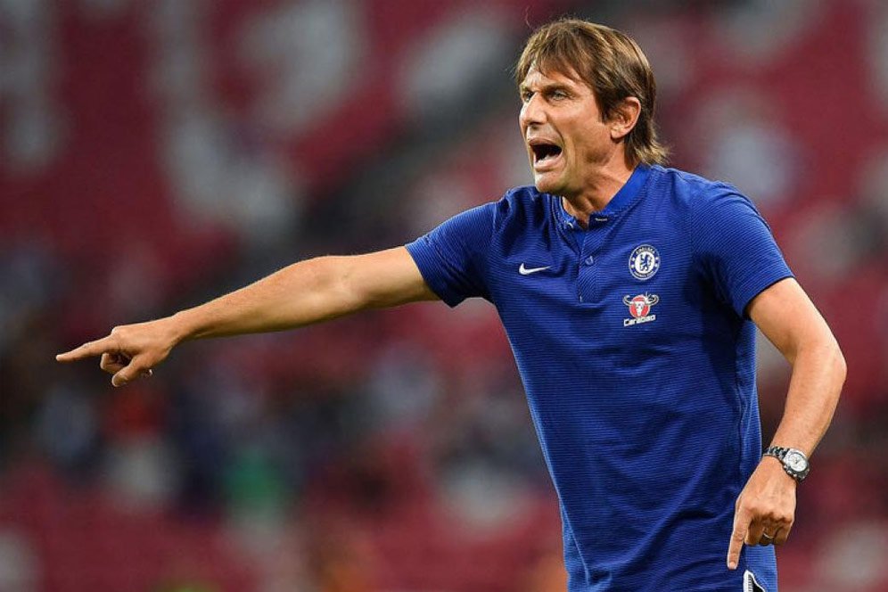 Sutton Peringatkan Chelsea: Conte Bisa Pergi!