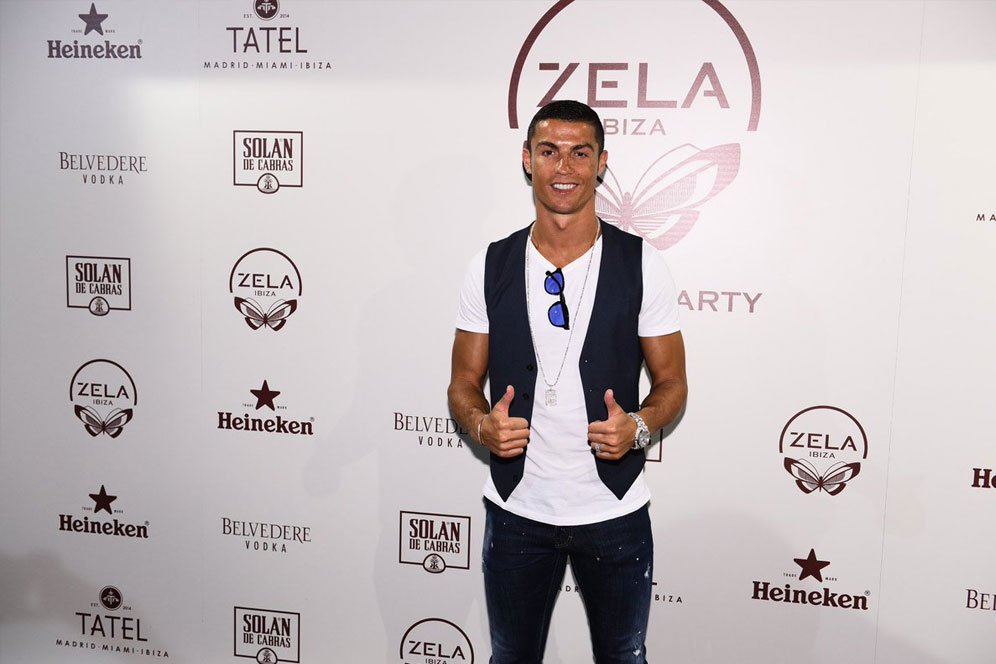 Orang Kaya Mah Bebas! Segini Uang Yang Dikeluarkan Ronaldo Untuk Tampil Stylish