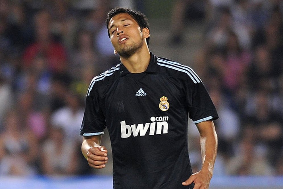 Kejutan! Liverpool Segera Kontrak Bek Veteran Ezequiel Garay Kejutan! Liverpool Segera Kontrak Bek Veteran Ezequiel Garay