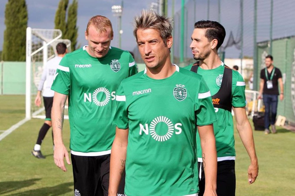 Gara-gara Foto Bareng Suporter, Coentrao Minta Maaf ke Benfica