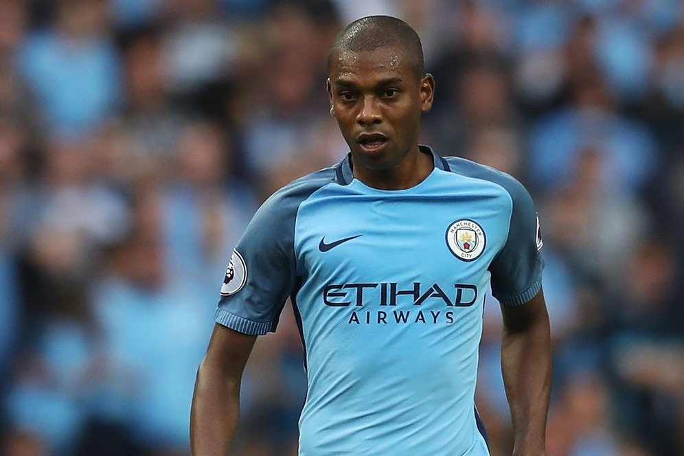 Fernandinho Indikasikan Kontrak Baru di City