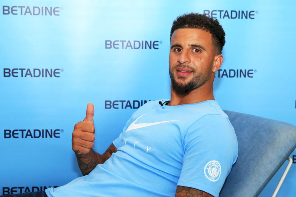 Conte Akui Chelsea Coba Datangkan Kyle Walker