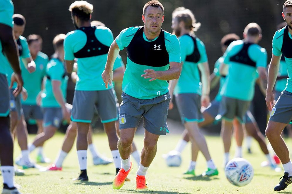 Saunders: Harusnya Arsenal Rekrut John Terry