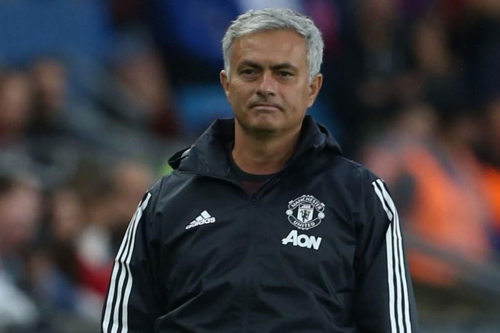 Mourinho Keluhkan Cuaca Makedonia