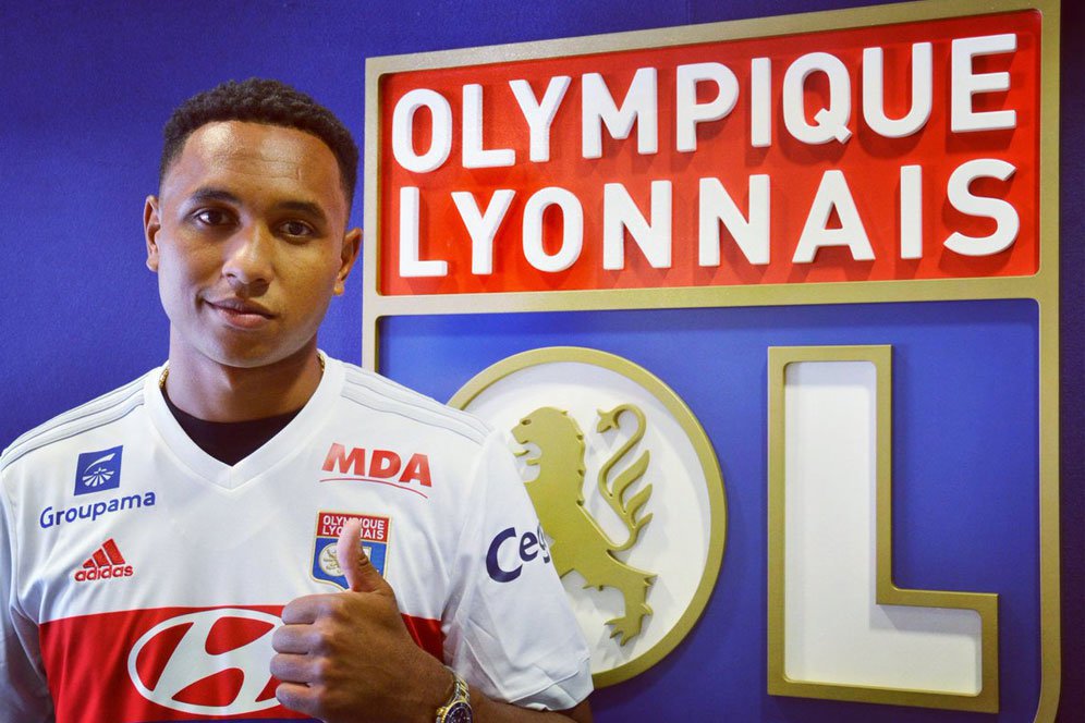 Kenny Tete, Incaran Inter Milan Kini Resmi Gabung Lyon