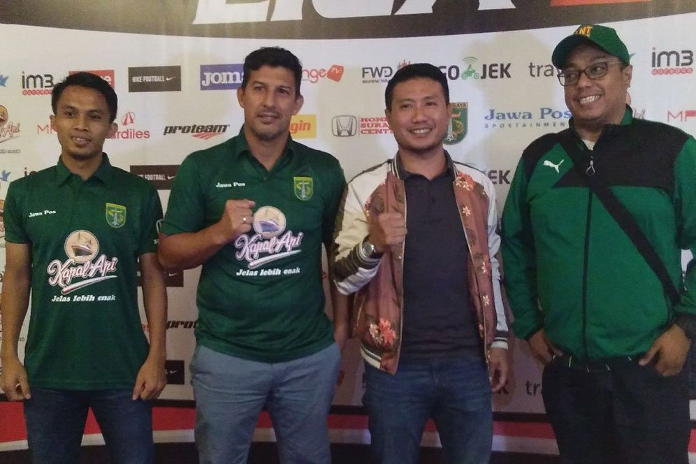 Gelandang Persebaya Tertantang Bungkam Pemuncak Klasemen