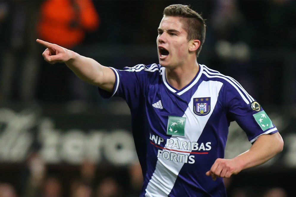 Agen Sebut Dendoncker Ingin ke MU