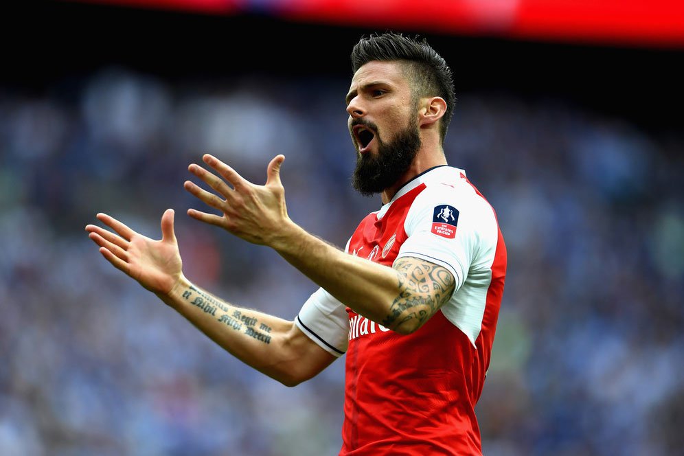 Tunduk ke Sang Istri, Giroud Sulit ke Merseyside