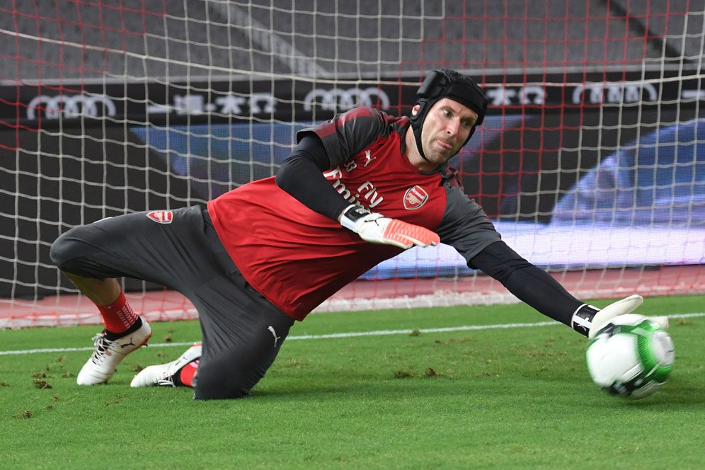 Wenger Akan Istirahatkan Petr Cech Saat Lawan Chelsea.