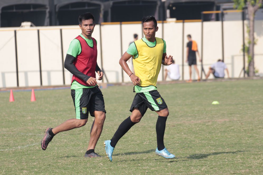 Persebaya Ditinggal Dua Pemainnya