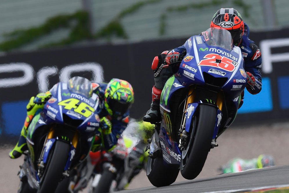 Sengit Lawan Rossi, Vinales Senang Meski Gagal Podium Sengit Lawan Rossi, Vinales Senang Meski Gagal Podium