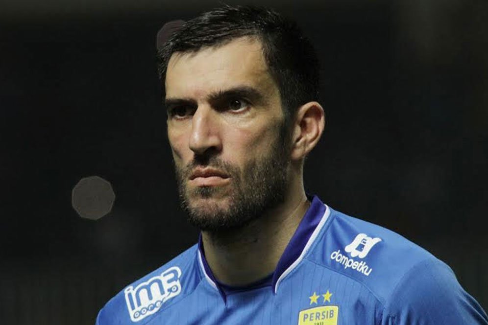 Vujovic Nyatakan Mundur dari Persib Bandung