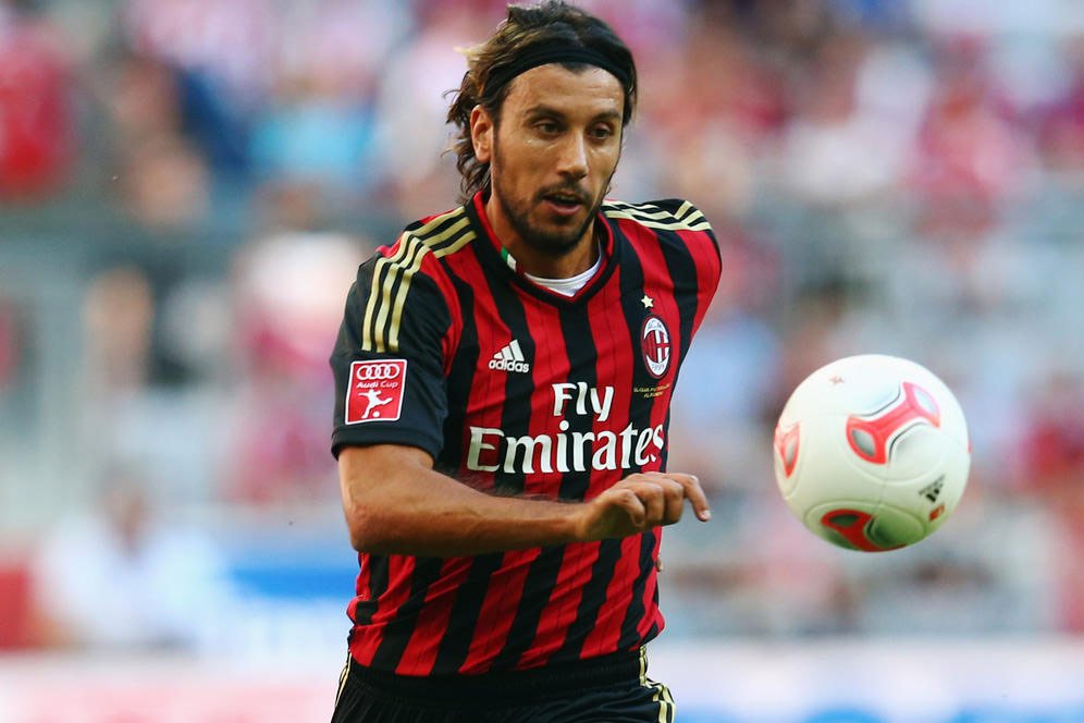 Arema FC Tertarik Pinang Eks AC Milan?