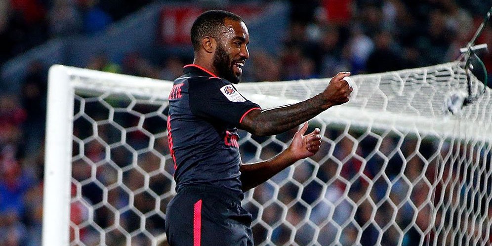 Griezmann Kirim Pesan ke Lacazette Usai Gol Perdana