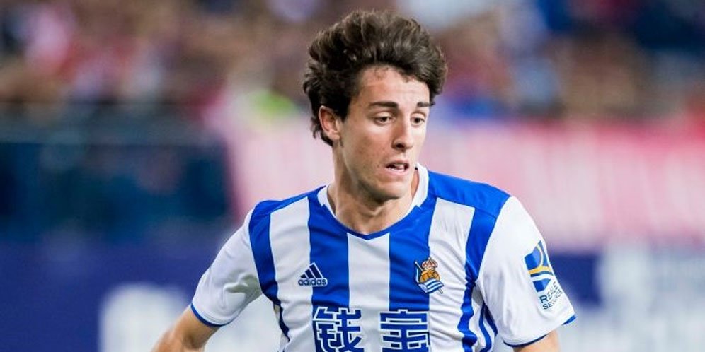 Minat Barca dan Madrid Pada Odriozola Dinilai Wajar