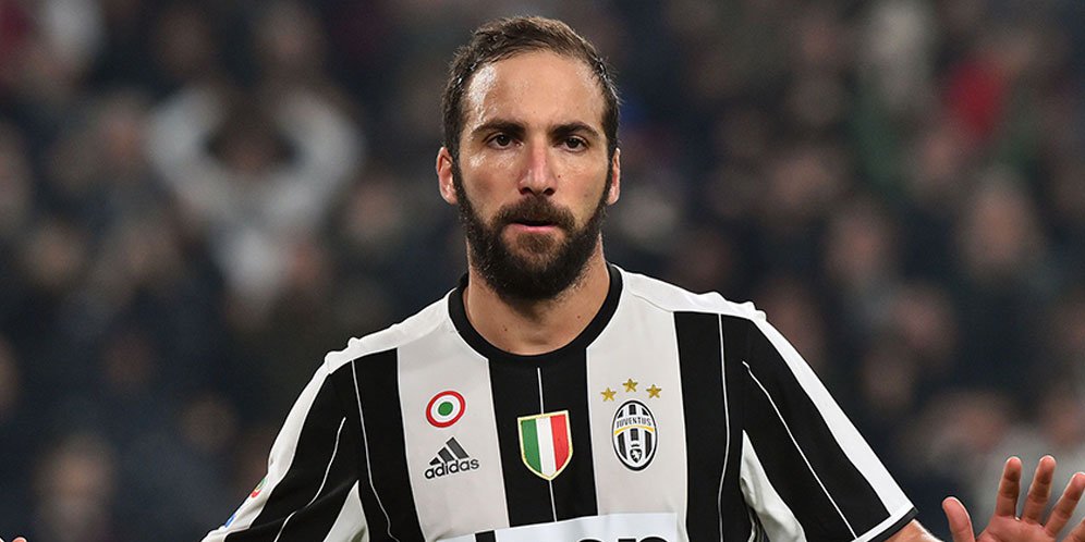 Higuain Harus Lebih Subur di Liga Champions