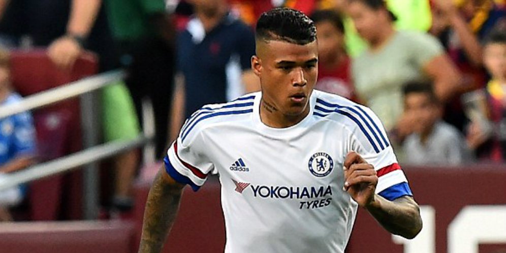 Chamberlain Lepas, Chelsea Akan Pertahankan Kenedy