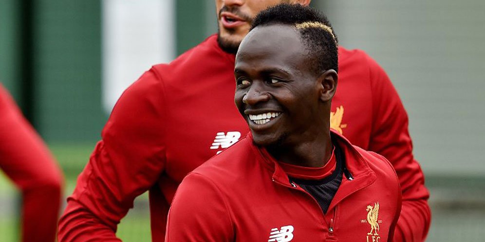 Sadio Mane Rela Pindah Posisi Demi Salah