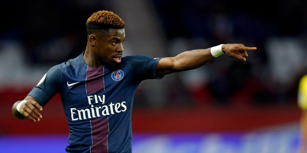 Manchester United Kini Pimpin Perburuan Serge Aurier