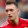 Cedera, Phil Jones Absen Latihan di Timnas Inggris