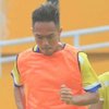 Dihajar Sepuluh Pemain Persipura, Bek Persegres Pasrah