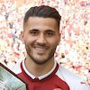 Kolasinac Lempar Pujian Pada Suporter Arsenal